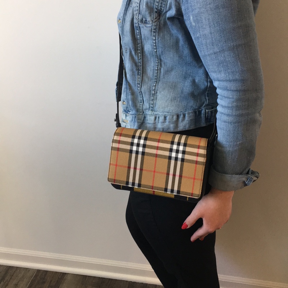 Sold NWT Tartan Mix Hampshire Crossbody Wallet - Picture 2 of 8